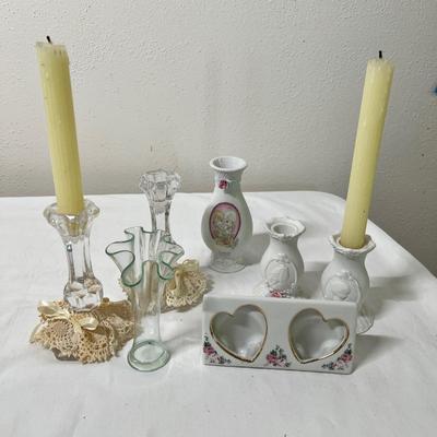 Lot 369 Decor lot vases & other