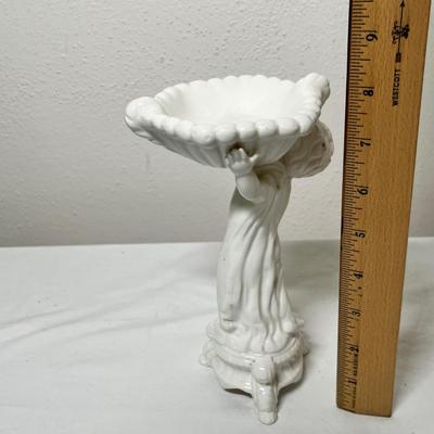 Lot 370 Cherub tray