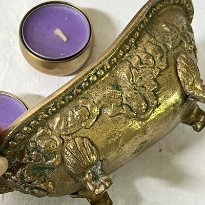 Lot 373 Brass lot