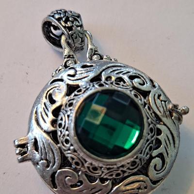 Fashion locket