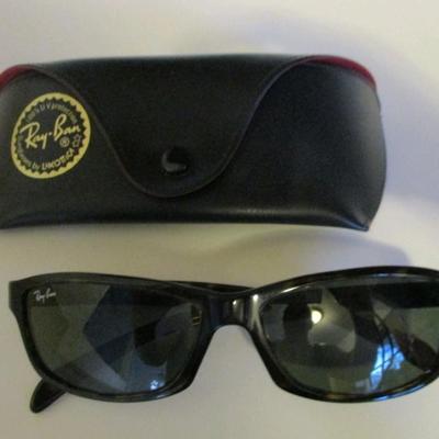 WOMEN'S RAY BAN~ POLARIZED SUNGLASSES~BY LUXOTTICA~ WITH CASE~MADE IN ITALY