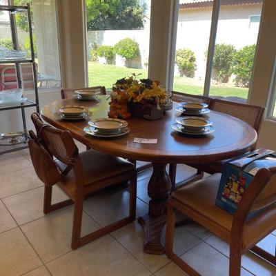 Sale Photo Thumbnail #19: Breakfast Room 