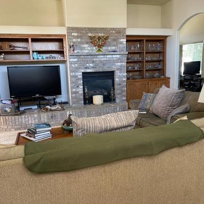 Sale Photo Thumbnail #29: Living room 
