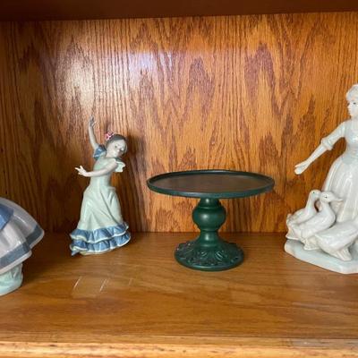 Sale Photo Thumbnail #64: Cake plate 