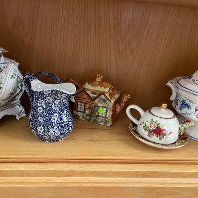 Sale Photo Thumbnail #67: Tea sets 
