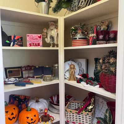 Sale Photo Thumbnail #103: Pantry 