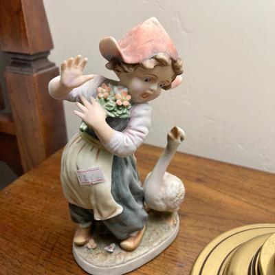 Sale Photo Thumbnail #137: Figurines 