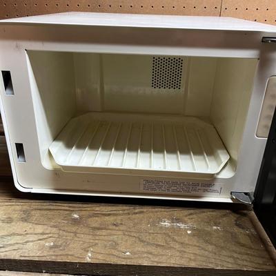 Sharp Microwave, Proctor Silex Toaster Oven & Executive Mini Refrigerator (SRC-MG)