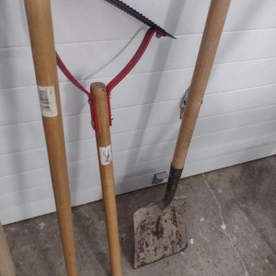 Nice Assortment of Garden Hand Tools Shovels, Racks, Etc
