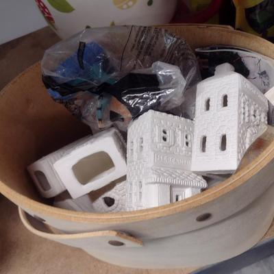 Collection of Garden Items and Accessories
