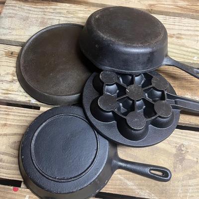 Cast Iron Red Stone Dutch Oven & More Cast Iron Skillets (SRC-MG)