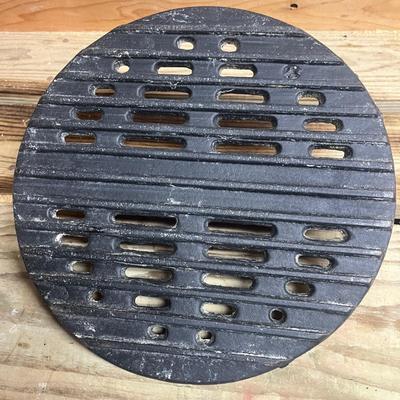 Cast Iron Red Stone Dutch Oven & More Cast Iron Skillets (SRC-MG)