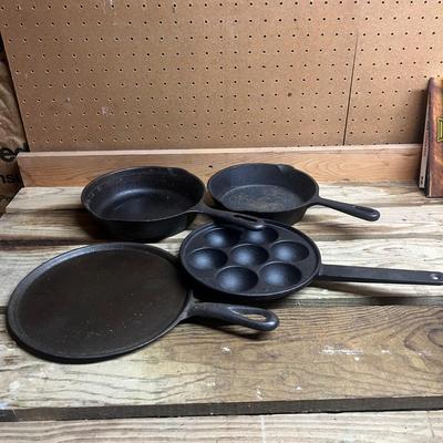 Cast Iron Red Stone Dutch Oven & More Cast Iron Skillets (SRC-MG)
