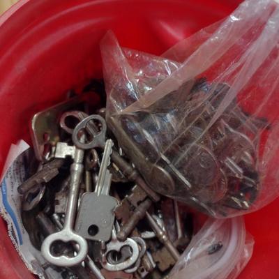 Large Collection Keys Various Makes and Cuts Choice A