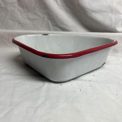 Array of Enamelware (SRC-MG)