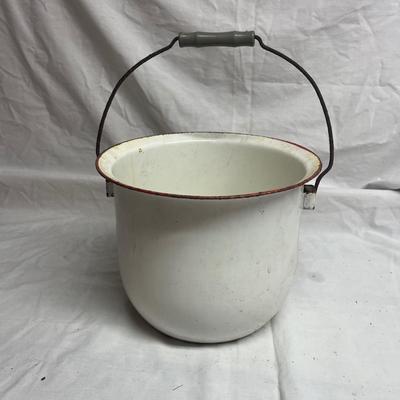 Array of Enamelware (SRC-MG)