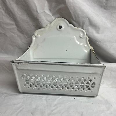 Array of Enamelware (SRC-MG)