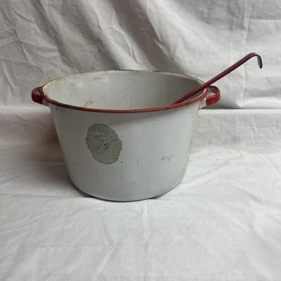 Array of Enamelware (SRC-MG)