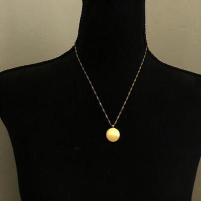 Beautiful vintage, Madewell satin gold toned chain necklace. Very nice.