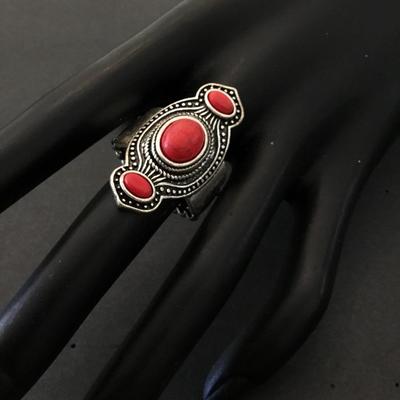 Cute boHo style statement stretch ring