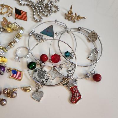 Sale Photo Thumbnail #203: This auction lot is for a Bag of Costume Jewelry.  This is a real mix of items found in a dresser drawer.  There are necklaces, earrings, pins, rings and other miscellaneous items - please see pictures.  Grab this deal quick.