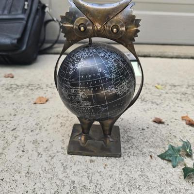 Owl globe