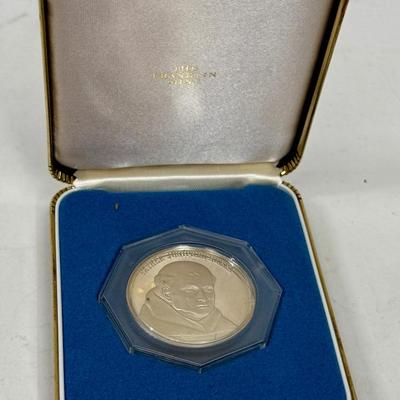 Sale Photo Thumbnail #384: SOLID STERLING SILVER medal, it comes in a preservation capsule. Minted by The Franklin Mint in 1976, Commemorating Father Junipero Serra and the 200th anniversary of San Juan Capistrano Mission (1776-1976). It measures 1.5 inches (39mm) and weighs 22 GRA