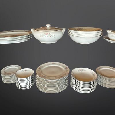 Florenteen “Fantasia” Fine China Japan – 12 Place Settings + Serving Pieces