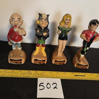 Vintage Dogpatch USA Bank Set