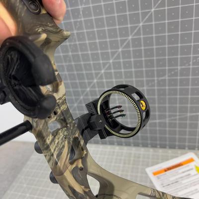 Bear Archery Limitless 50LBS Right Hand Compound Youth Bow