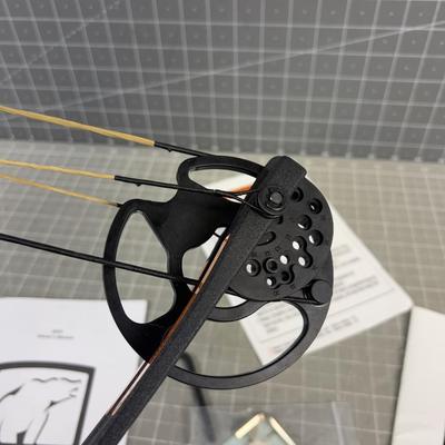 Bear Archery Limitless 50LBS Right Hand Compound Youth Bow