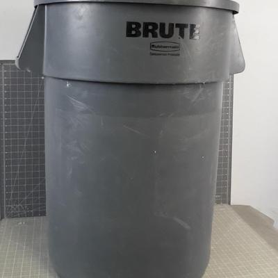 BIG ONE! BRUTE Garbage Can No Lid