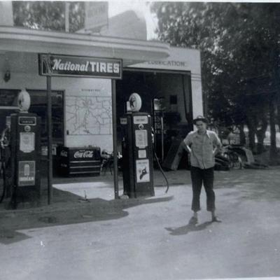 vintage TEXACO SERVICE STATION B/W SNAPSHOT PHOTO UTAH 