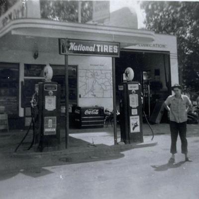 vintage TEXACO SERVICE STATION B/W SNAPSHOT PHOTO UTAH 