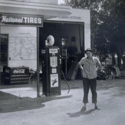vintage TEXACO SERVICE STATION B/W SNAPSHOT PHOTO UTAH 