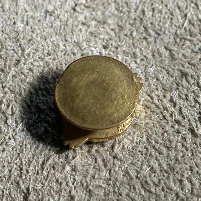 WWII US ARMY HONORABLE DISCHARGE RUPTURED DUCK LAPEL PIN 