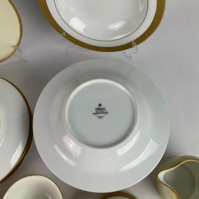D166 Thomas Bavaria China With Mikasa Bowls