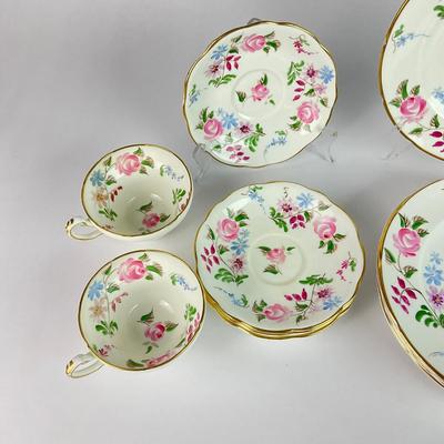 D167 "Elaine" Bone China England Floral Design Set