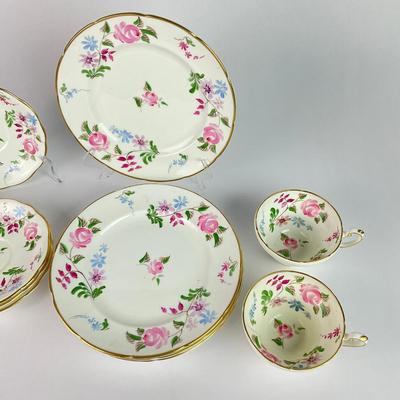 D167 "Elaine" Bone China England Floral Design Set