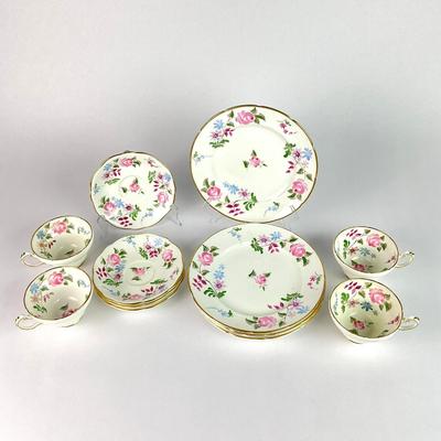 D167 "Elaine" Bone China England Floral Design Set