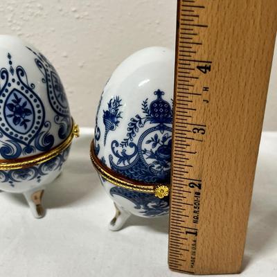 Lot 375 Blue & White egg boxes