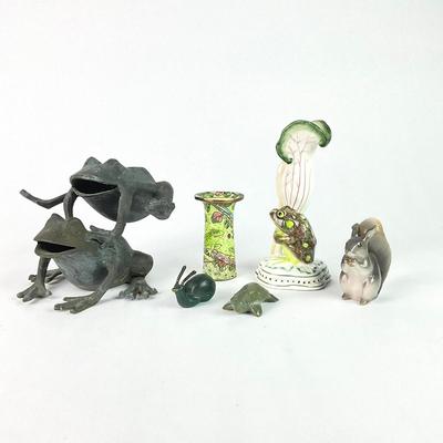 PR 177 Lot of Small Frogs & Animals Decor