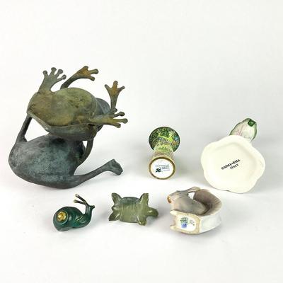 PR 177 Lot of Small Frogs & Animals Decor
