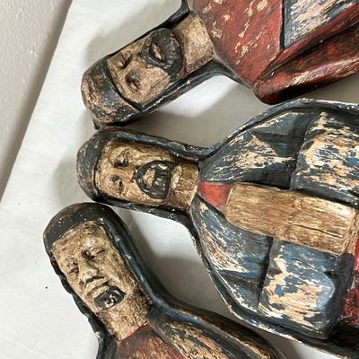 Lot 379 3 wise men figures