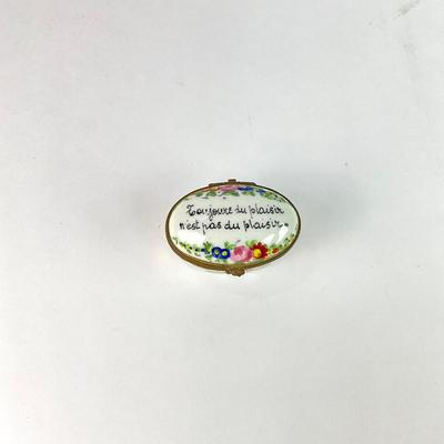 D179 French Limoges Hand-Painted Porcelain Box