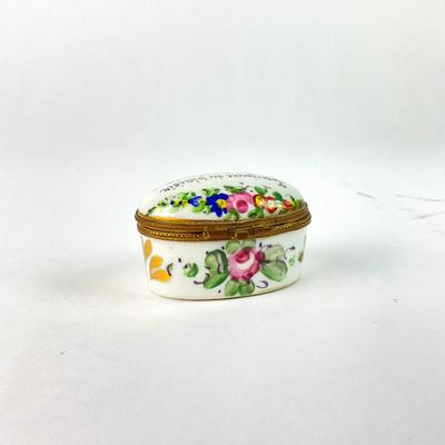 D179 French Limoges Hand-Painted Porcelain Box