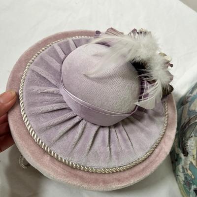 Lot 383 Decorative Hat boxes