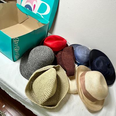 Lot 384 Vintage Hats #1