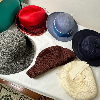 Lot 384 Vintage Hats #1
