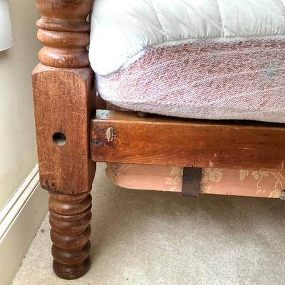 B184 Antique Full Size Vintage Spindle Rope Bed